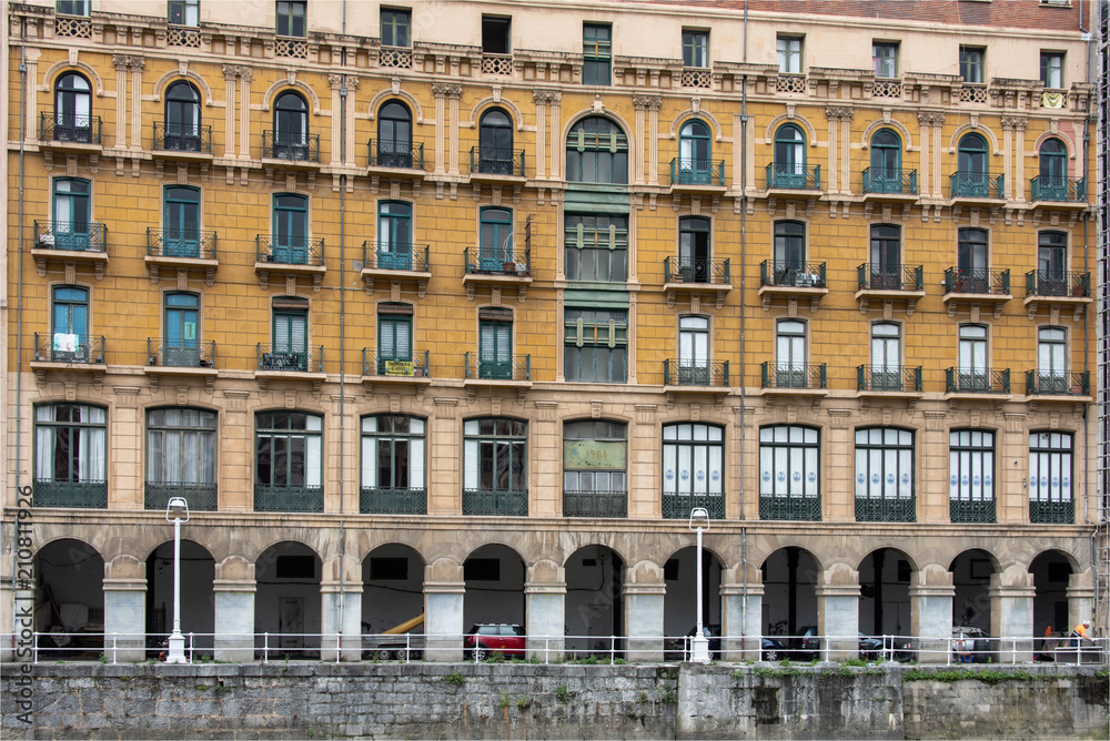 façade d'immeubles à Bilbao en Espagne 