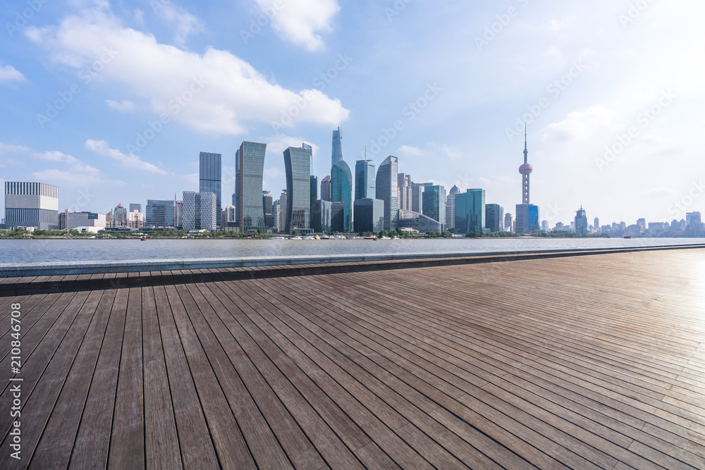 Obraz premium panoramic city skyline with empty square