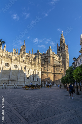 La Giralda , torre campanario de la Catedral de Sevill