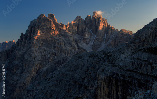 Punta dei Tre Scarperi at dawn / Dreischusterspitze zum Sonnenaufgang