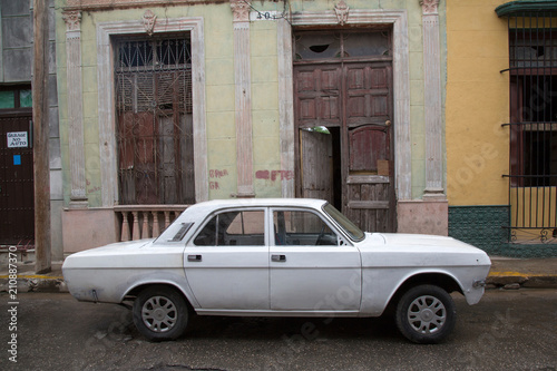 Schöner weißer Oldtimer auf Kuba (Karibik) © Bittner KAUFBILD.de