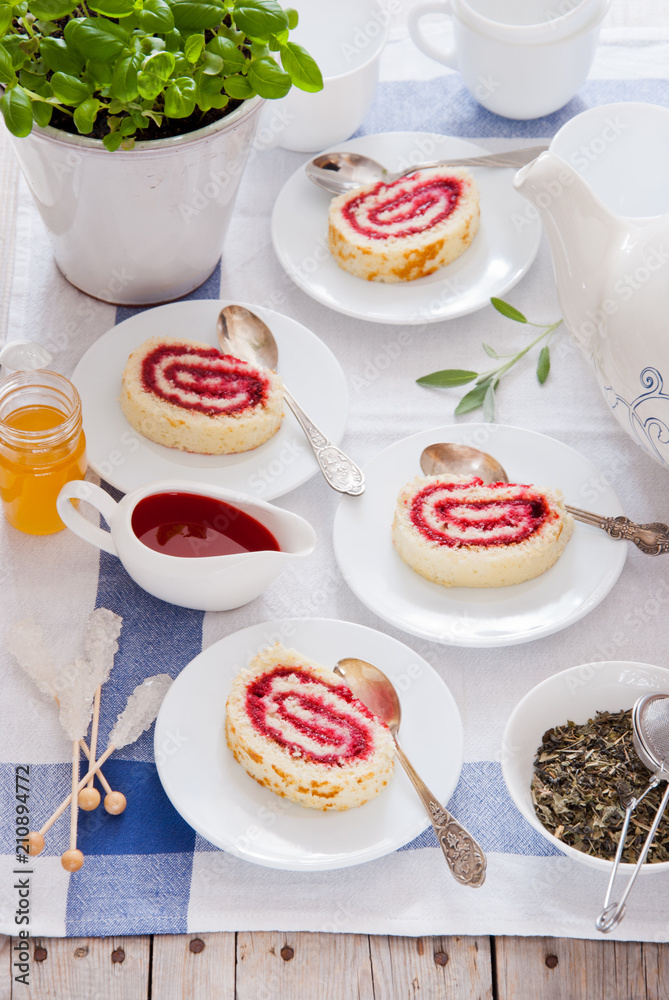 Jam roll strawberry, Raspberry Swiss Roll, Teatime with Cake roll Jam roll strawberry, Raspberry Swiss Roll, Teatime with Cake roll