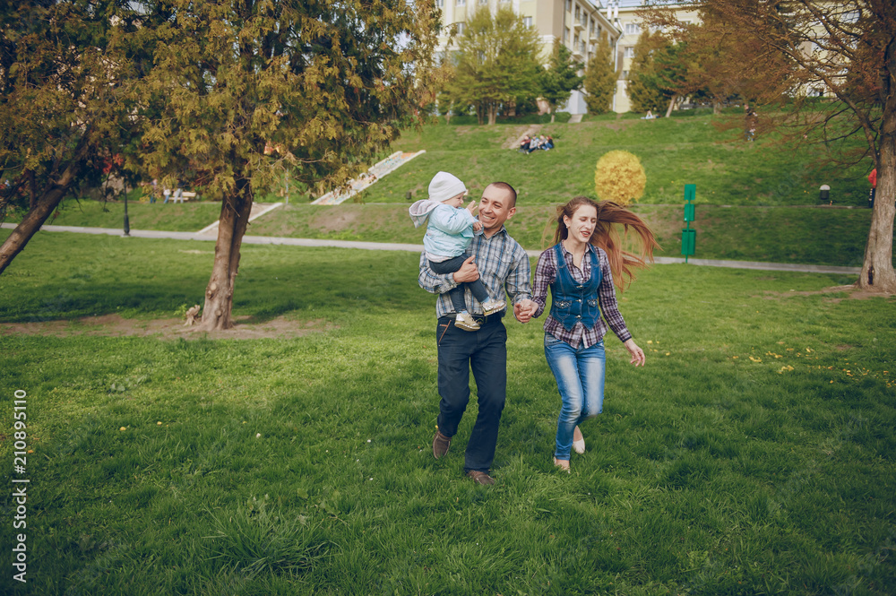 Obraz premium family in a park