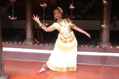 mohiniyattam is one of the eighth classical dance forms of india.it is from the state of kerala and distinct for its graceful body movements