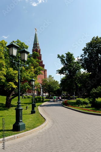Alexander garden at the walls of the Moscow Kremlin.