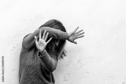 Φωτογραφία wife illustrating domestic violence