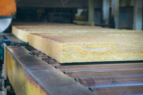 Billede på lærred Factory equipment for the production of glass wool
