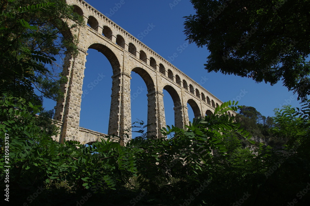 Aquädukt bei Aix - en - Provence