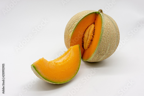 a charentais / cantalupe melon
