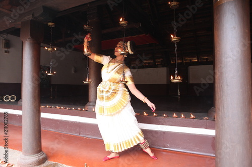 mohiniyattam is the classical dance form from kerala,distinct for the graceful body movements.