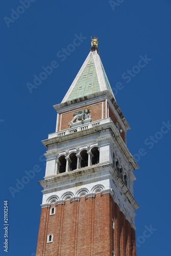 Obraz na płótnie view st mark's campanile bell tower in Venice w salonie