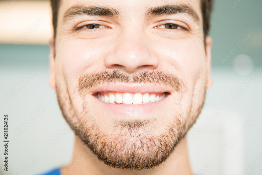 Obraz premium Closeup Of Smiling Mid Adult Man
