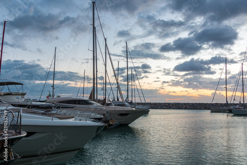 Marina di San Vincenzo, am Hafen von San Vincenzo, Toskana, Italien