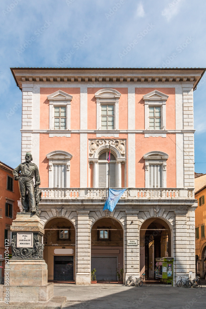 Obraz premium Der Platz Piazza Garibaldi in Pisa, Toskana, Italien