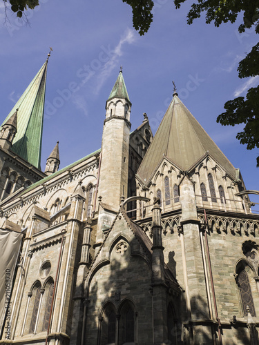 Catedral de Nidaros uno de los principales monumentos históricos noruegos, alcanzando categoría de icono cultural. Ha llegado a ser considerada como la obra maestra del gótico nórdico. Verano de 2017 photo