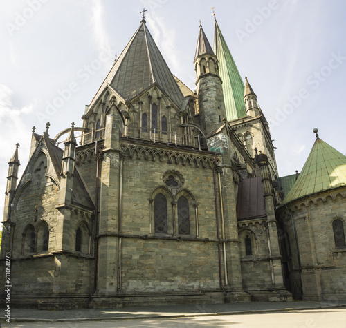 Catedral de Nidaros uno de los principales monumentos históricos noruegos, alcanzando categoría de icono cultural. Ha llegado a ser considerada como la obra maestra del gótico nórdico. Verano de 2017