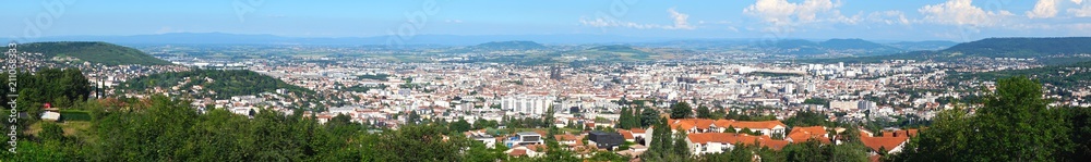 prise de vue panoramique de la ville de Clermont-Ferrand, Auvergne, Puy-de-d™me, France