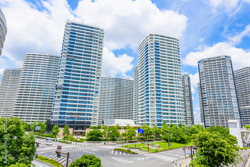 横浜の高層マンション High-rise condominium in Yokohama