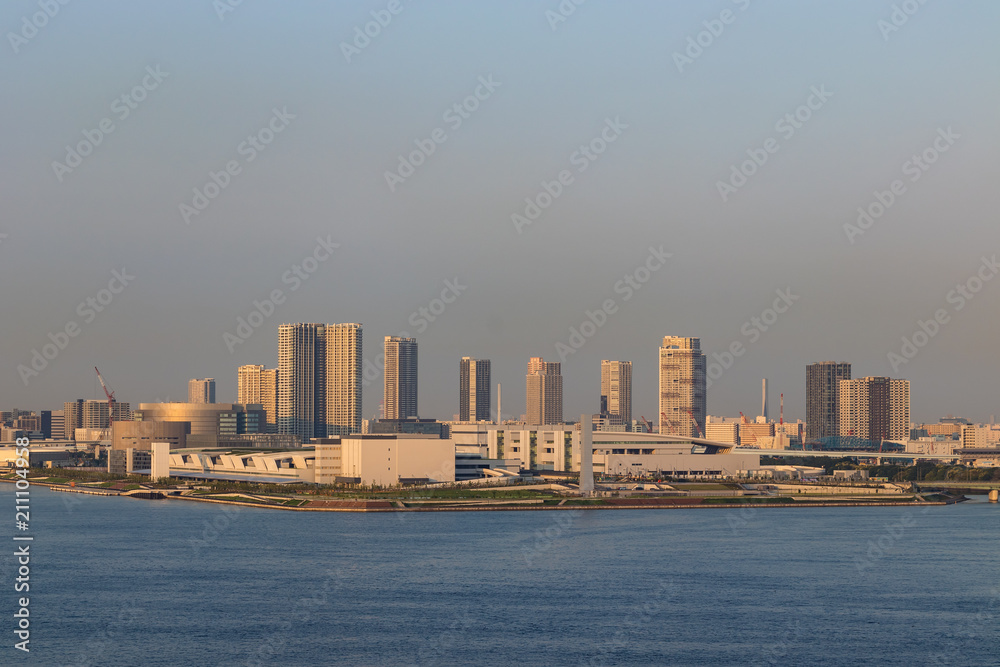 Fototapeta premium (東京都ｰ都市風景)レインボーブリッジから見える豊洲方面