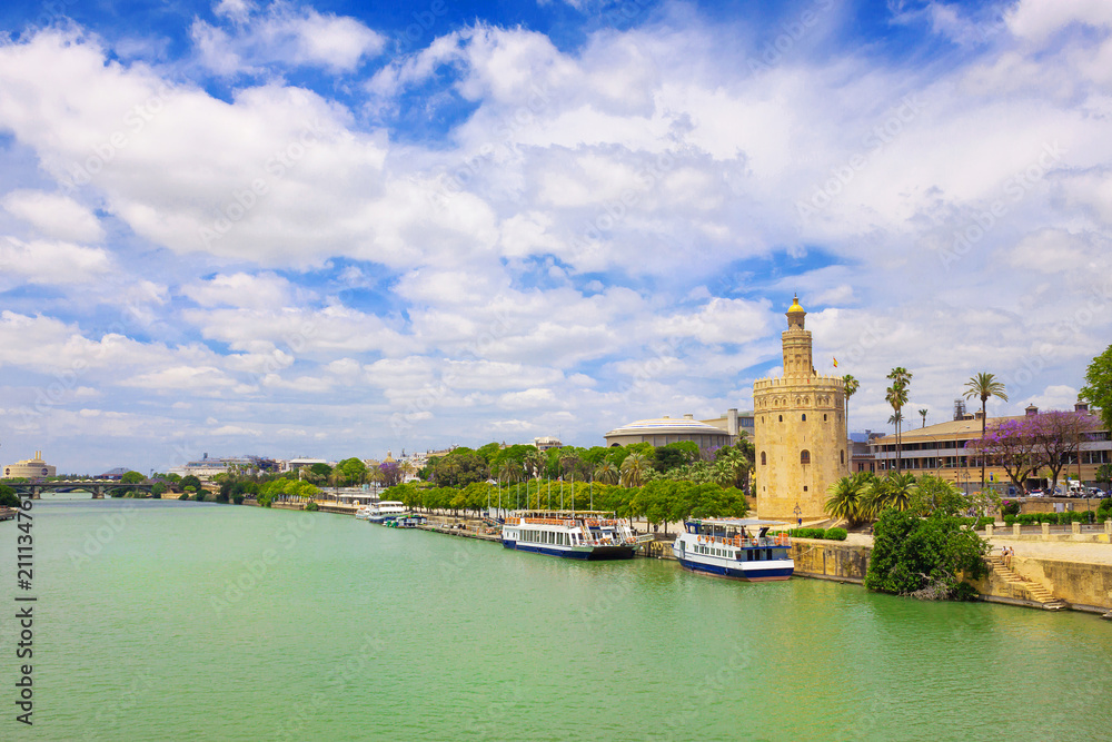 Fototapeta premium Tower Torre del oro in Seville, Andalusia, Spain