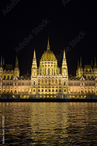 Parliament Building and river Danube at Night, Budapest, Hungary © teddyh