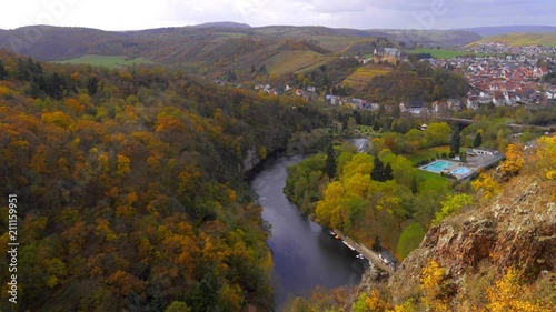 Herbst an dem Fluss Nahe in Bad Kreuznach - Bad Münster. Blick vom Rheingrafenstein. photo