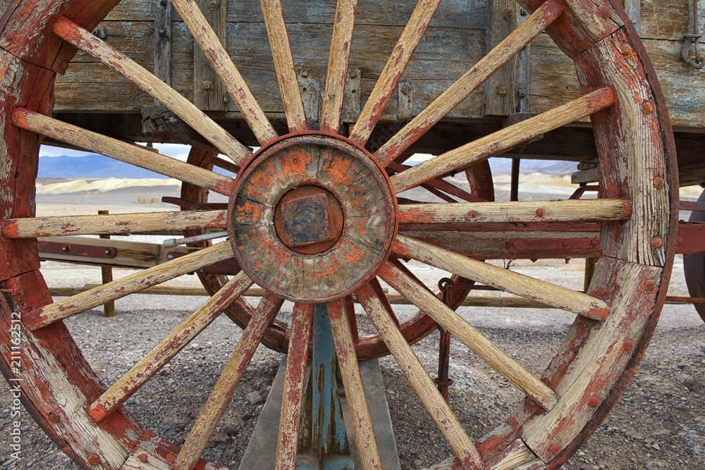 Old Wagon Wheel Detail (161427MND8RF)