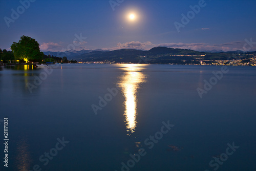 Mondlicht am Zürichsee