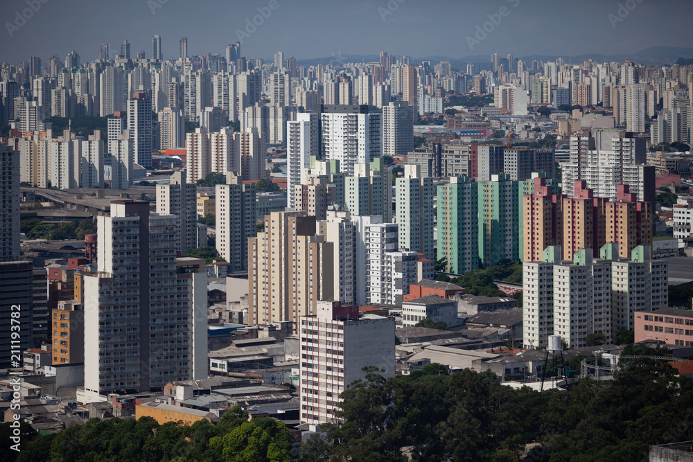 Obraz premium View on many highrise buildings in urban environment