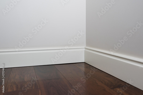Moulding in the corner. Details in the interior.