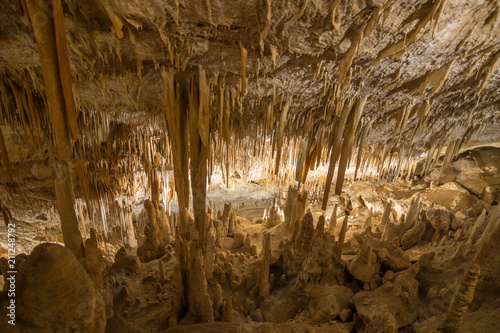 Mallorca, Caves of drach narrow flowstone cave