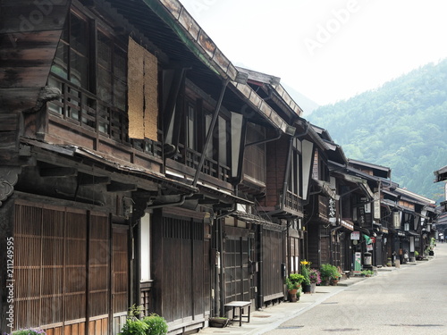 木曽路　奈良井宿の町並み２ © KONTATSU