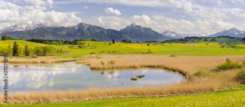 Panorama Landschaft im Allgäu in Bayern am Forggensee