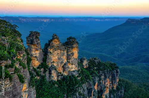 Amazing Australian landscape and Three Sisters rock formation in the Blue Mountains at sunset