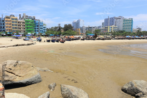 Samson beach in Thanh Hoa, Vietnam photo