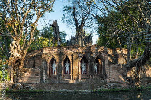 Thai Ruins © Donna