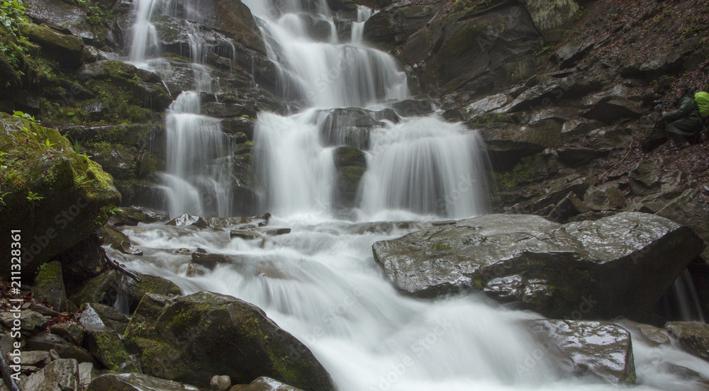 Fototapeta premium Shipot Shipit - jeden z najpiękniejszych i najpełniejszych wodospadów