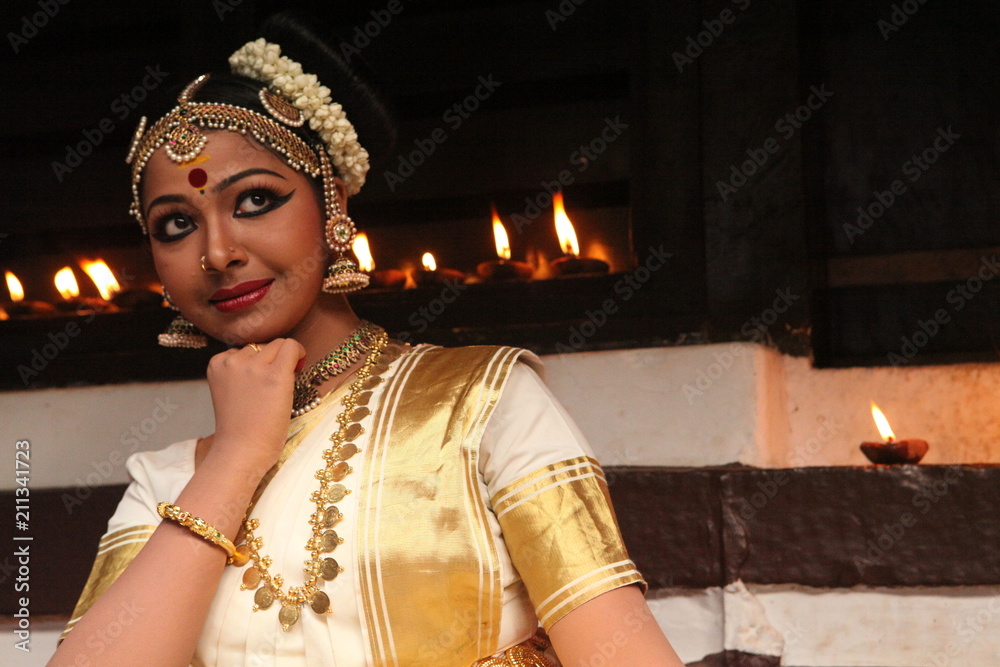 mohiniyattam is the classical dance form of kerala,distinct for the graceful body movements