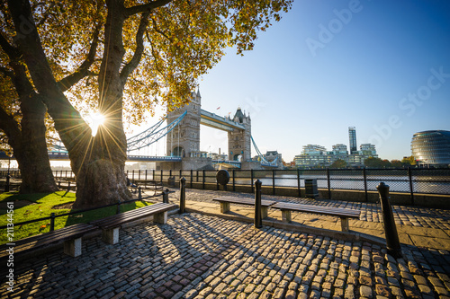 Tower bridge at sunrise in autumn