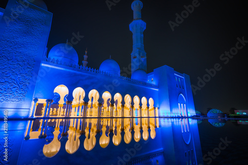 Beautiful gallery of Sheikh Zayed White Mosque in Abu Dhabi, UAE with reflections