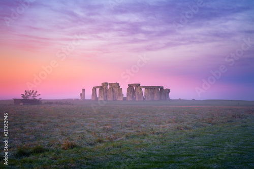Carta da parati Stonehenge at foggy winter sunrise | England