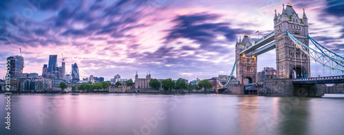 Canvas Print Sunrise panorama of London Tower Bridge and skyscrapers in financial district in