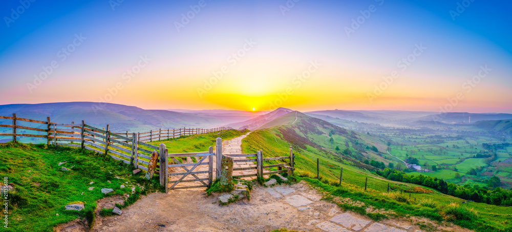 Great Ridge of Mam Tor at beautiful sunrise