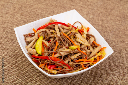 Soba noodle with chicken and vegeetables