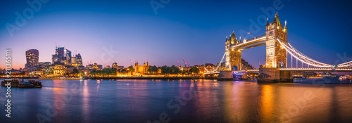 Beautiful skyline panorama of London landmarks   England  © Pawel Pajor