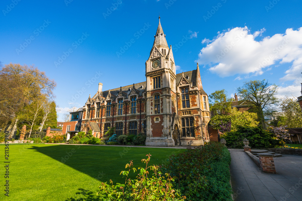 Obraz premium Old library in Cambridge, England 