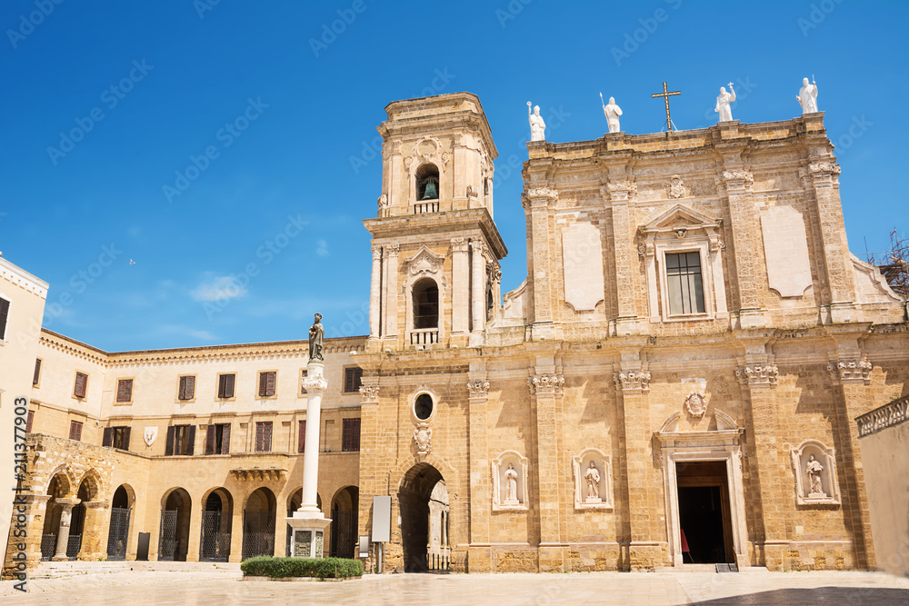 The Pontifical Basilica Cathedral of Brindisi - obrazy, fototapety, plakaty 