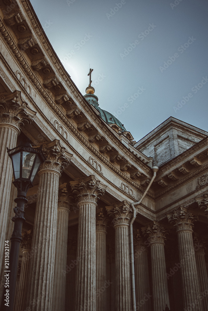 Каза́нский кафедра́льный собо́р — один из крупнейших храмов Санкт-Петербурга. Построен на Невском проспекте в 1801—1811 годах архитектором Андреем Воронихиным для хранения чтимого списка чудотворной и
