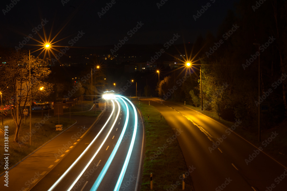 Autolichter in der Nacht Autolichter in der Nacht