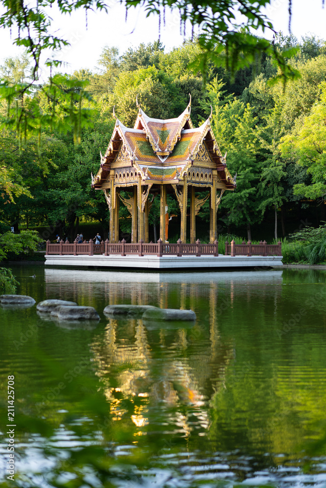 Thailändischer Tempel in München Westpark am See version 2 Thailändischer Tempel in München Westpark am See version 2
